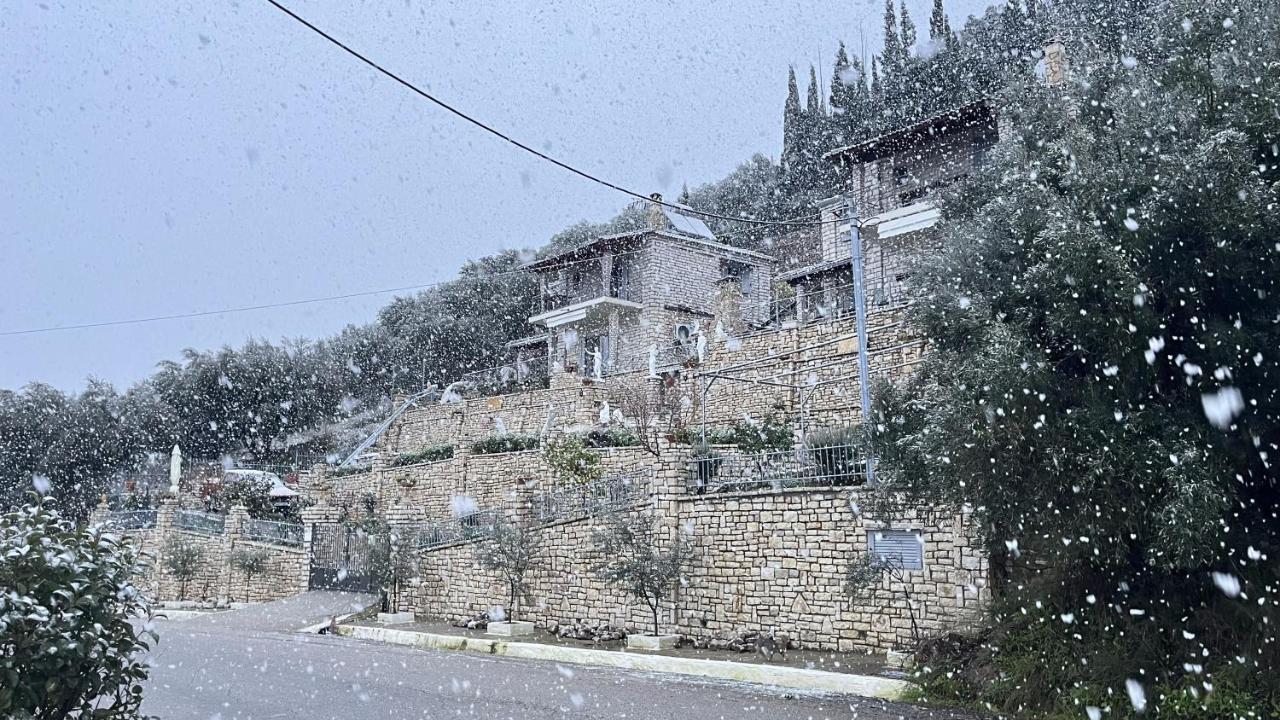 Stone Maisonettes Aígion Ngoại thất bức ảnh
