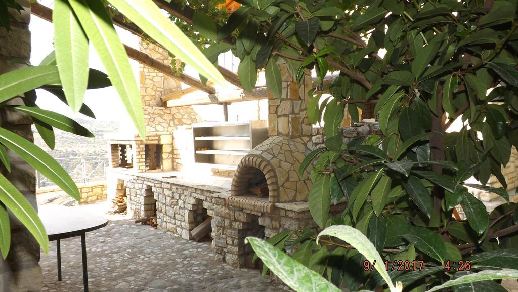 Stone Maisonettes Aígion Ngoại thất bức ảnh