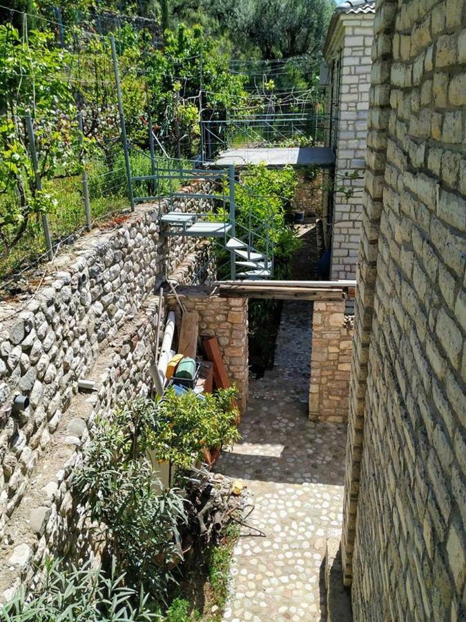 Stone Maisonettes Aígion Ngoại thất bức ảnh